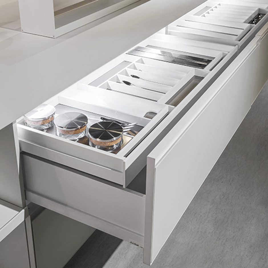 Kitchen deep drawers