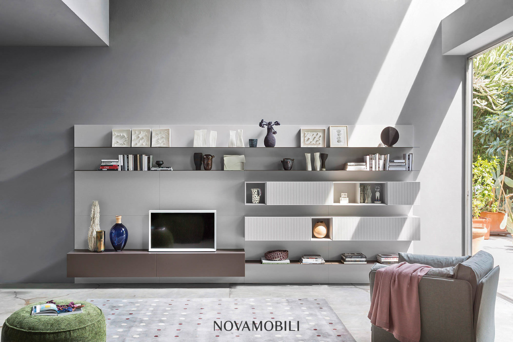 Boiserie wall panelling with Box 18 units